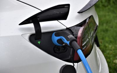 How to hide supercapacitors in electric vehicles