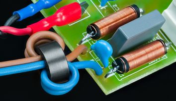 Low Pass Filter vs High Pass Filter – Theory, Design, and Applications