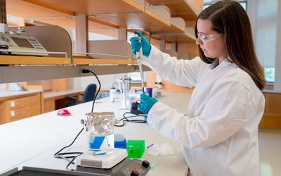 Extrudable hydrogels act as bioelectronic conductors