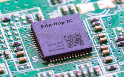 Mastering Flip-Flop Circuits: Theory, Design, Types, and Real-World Applications
