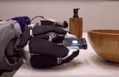 Robot able to instantly identify household materials using near-infrared light