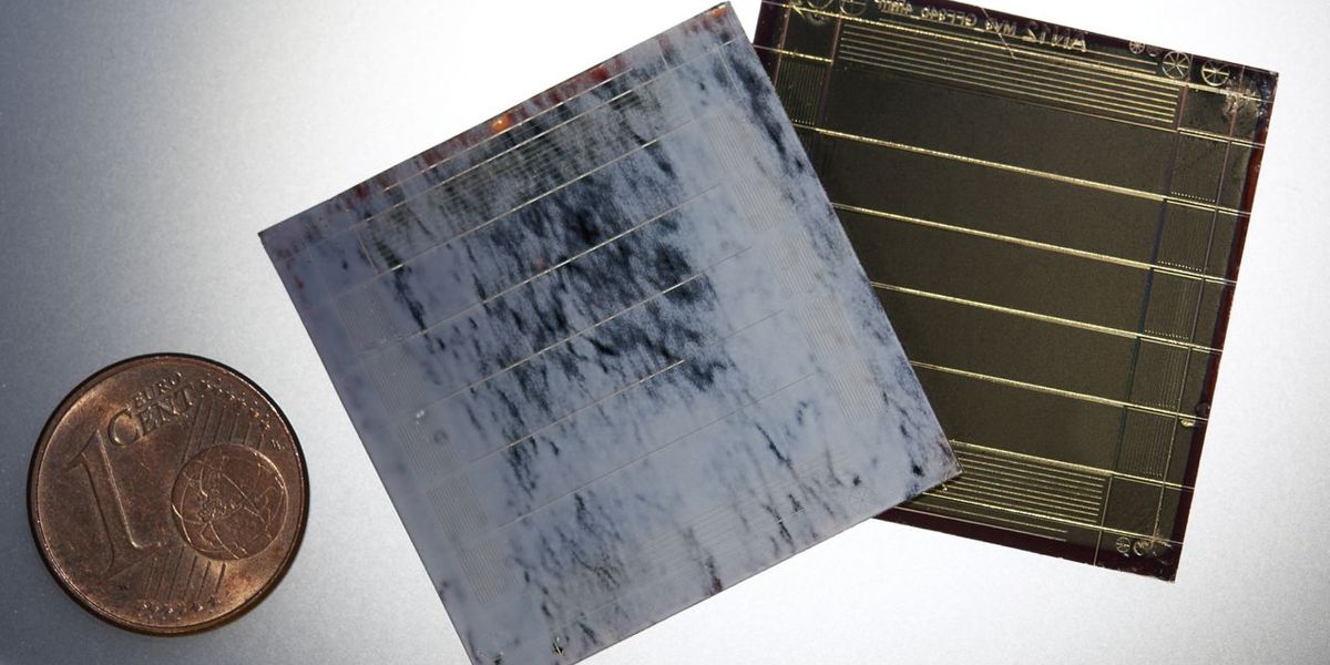 Solar cells as building material? A research team at KIT developed marble-look perovskite solar modules for building facades with the company SUNOVATION. (Photo: Amadeus Bramsiepe, KIT)
