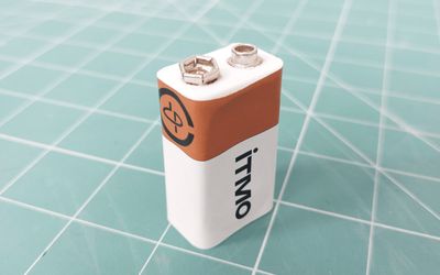 Students Make a Battery That Can Be Wirelessly Recharged up to 500 Times