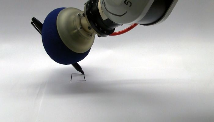 This Robot Gripper Can Reconfigure Itself for Different Tasks 