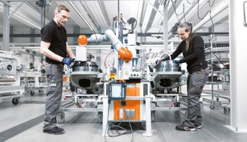 Cobots and IIoT Create a Synergistic Working Relationship