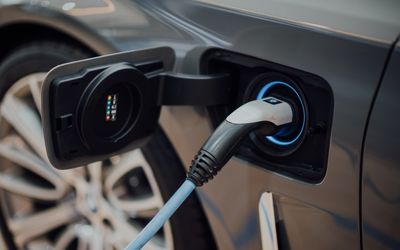 4 Ways Advancing EV Charging by On-demand Manufacturing