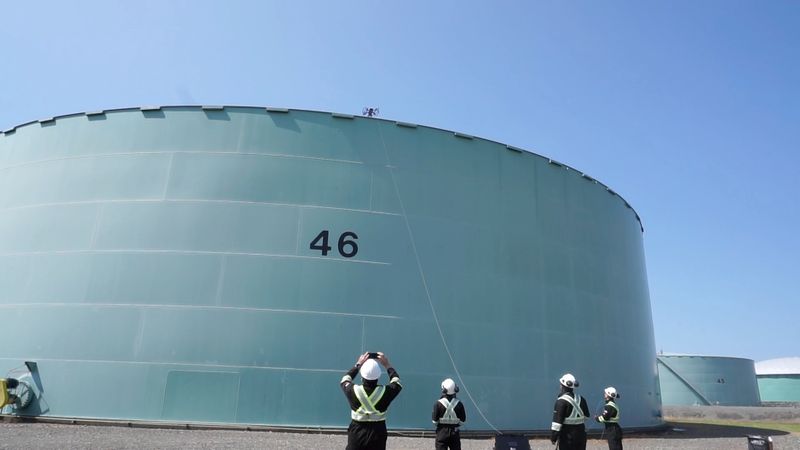 Ultrasonic Thickness Measurement on Tank
