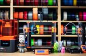 FDM vs SLA: Comparing Extrusion and Photopolymerization 3D Printers