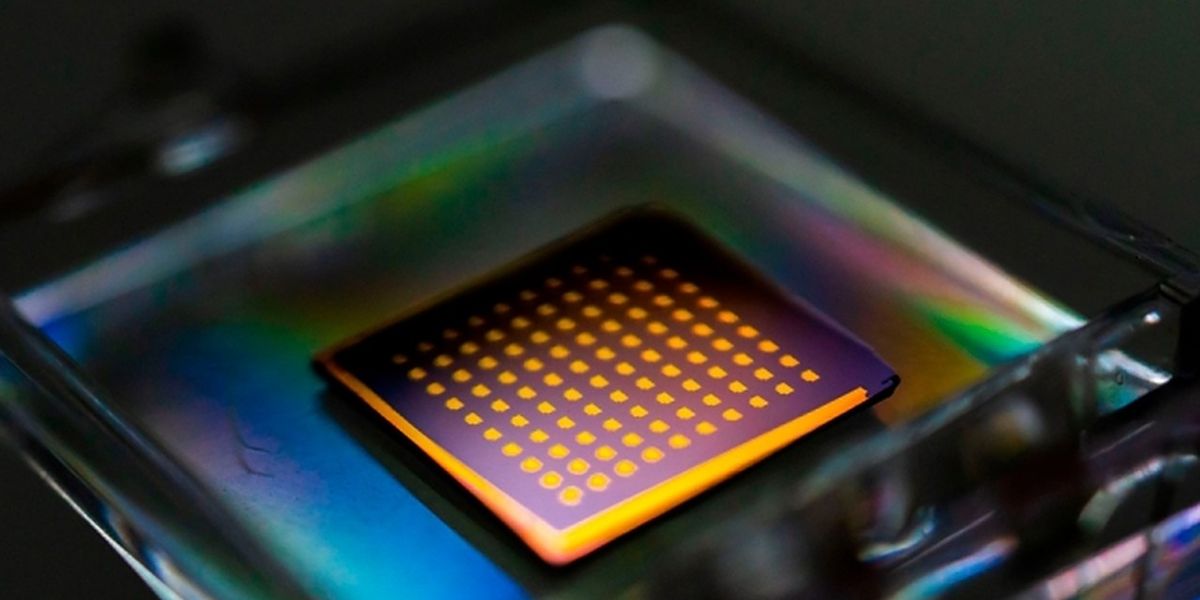 Researchers in MIT’s Department of Mechanical Engineering have developed a technique to harvest 2-inch diameter wafers of 2-D material within just a few minutes.  Image: Peng Lin