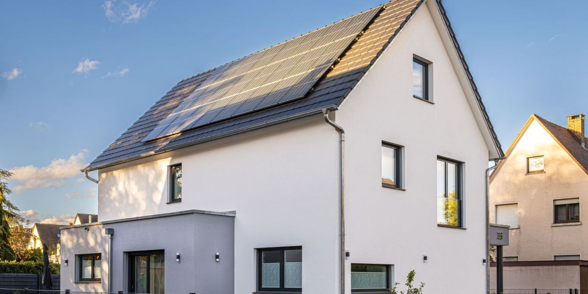 Ahead with solar power: Over half of European single-family homes could become energy independent. (Photo: Markus Breig, KIT)