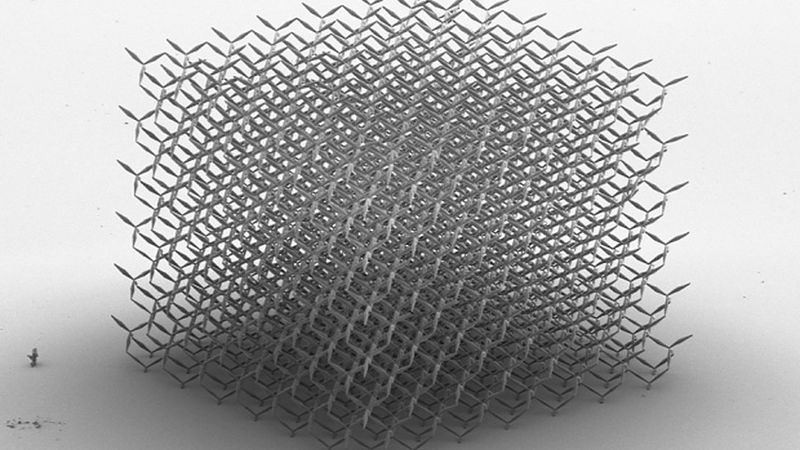 A pentamode metamaterial (size is approx 300µm) captured by SEM. Image courtesy of Tiemo.bueckmann, from Wikimedia Commons