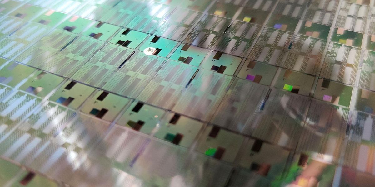Chips on silicon wafers. Credit: ©Universal Quantum Deutschland GmbH