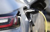 Preventing power quality issues caused by electric vehicle charging