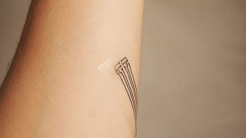 The ultrathin tattoos can be applied and removed easily with water, similar to deorative, temporary tattoos.