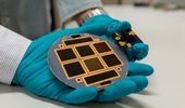 Four terminal perovskite-silicon PV tandem devices hit 30 percent efficiency