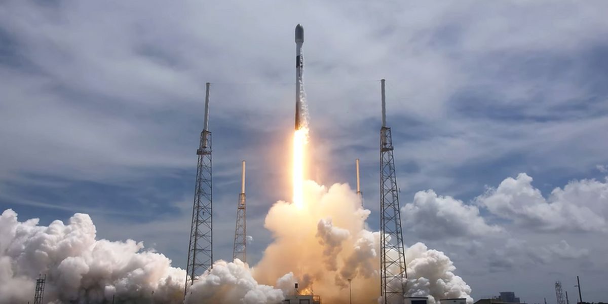 The SpaceX Falcon 9 rocket launched in May 2022 carried multiple missions, including Lincoln Laboratory’s Agile MicroSat. Photo courtesy of SpaceX