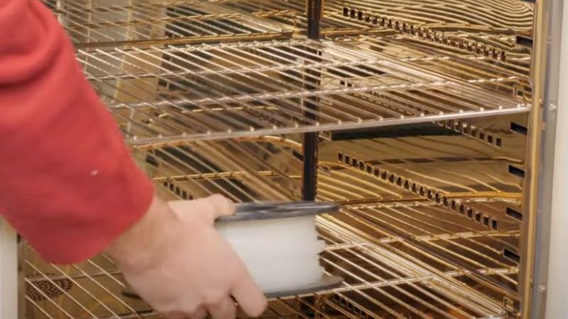 Drying filament in an oven