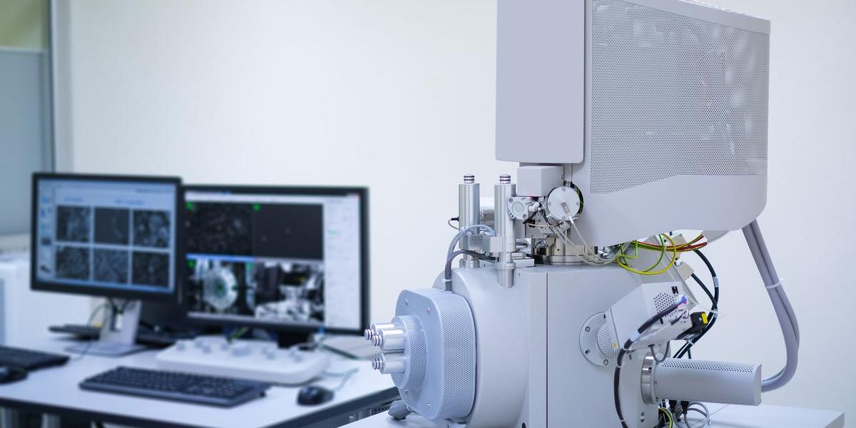 Scanning Electron Microscope (SEM) Machine in Laboratory