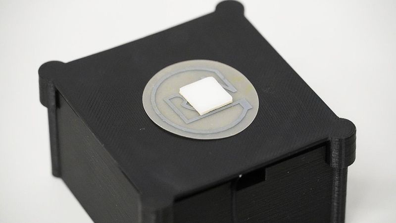 The smart sensor on the wireless tag reader. 22025 EPFL/LMTS CC-BY-SA 4.0