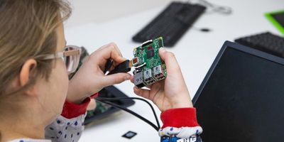 I2C vs SPI: A Comprehensive Comparison and Analysis