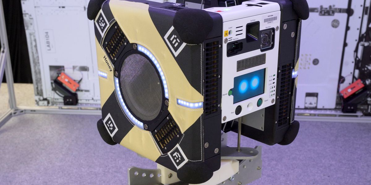 Astrobee Successfully Demonstrates Rendezvous Between Robotic Craft and Space Debris