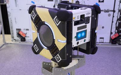 Astrobee Successfully Demonstrates Rendezvous Between Robotic Craft and Space Debris