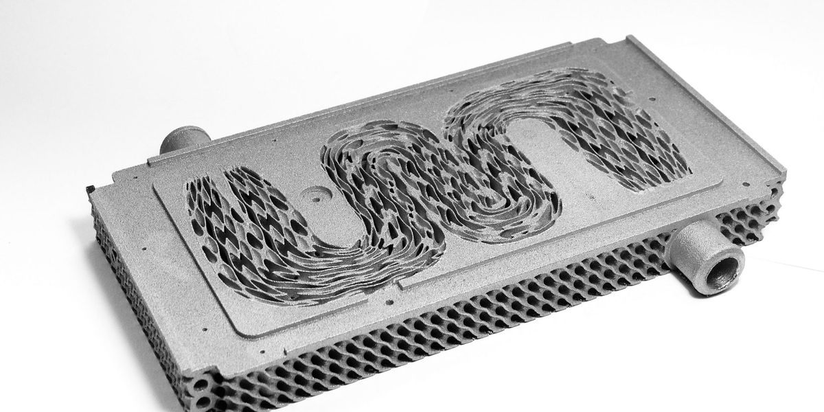 Liquid-Cooled Cold Plate for Automotive Power Electronics with Shark-Inspired Flow Guides