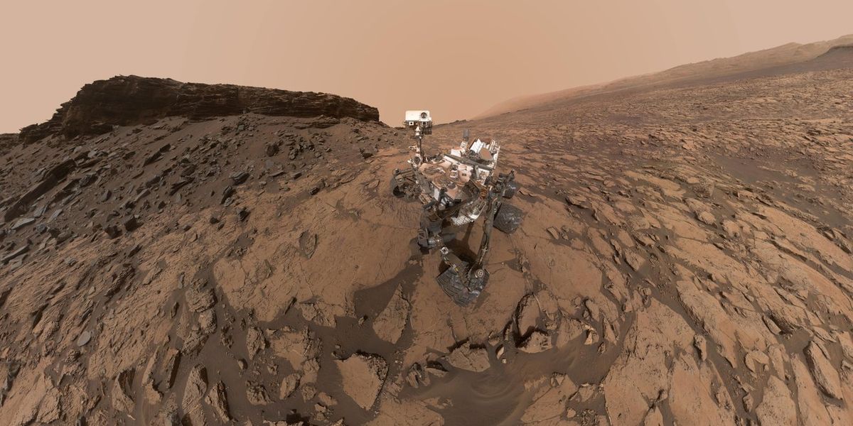 NASA’s Curiosity Mars rover used its Mars Hand Lens Imager, or MAHLI, to take this selfie at the “Quela” drilling location in the “Murray Buttes” area on lower Mount Sharp between Sept. 17 and 18, 2016. Credit: NASA/JPL-Caltech/MSSS