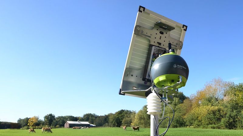 Axetris LGD Compact CH₄ system deployed for continuous outdoor methane monitoring.