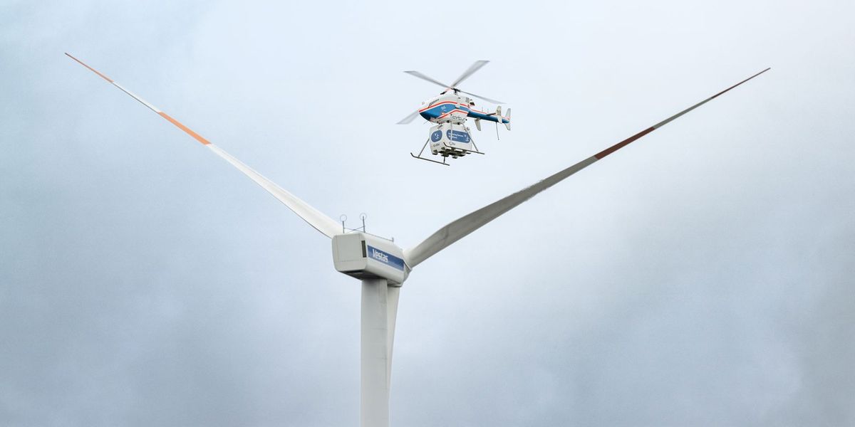 The test flight with the unmanned DLR superARTIS helicopter was an important milestone for the 'Upcoming Drones Windfarm' project. The project, which is being carried out by the DLR Institute of Flight Systems together with the energy company EnBW, focuses on the question of whether drones can take over transport tasks for offshore wind farms and relieve maintenance personnel. Credit: DLR (CC BY-NC-ND 3.0)