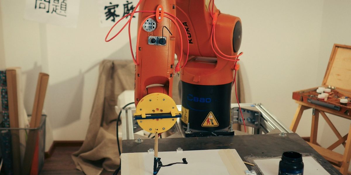 The Gaka-Chu robot artist. Photo courtesy of developers