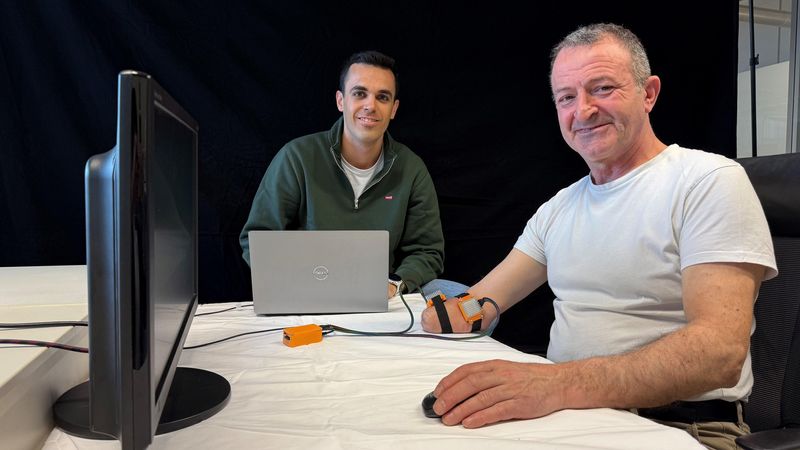 Jonathan Muheim and Massimo Munzi © TNE/EPFL