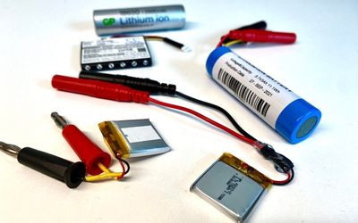 How to pick the right battery for an IoT device: A waste management case study