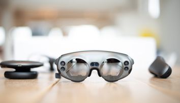 Fundamentals of display technologies for Augmented and Virtual Reality