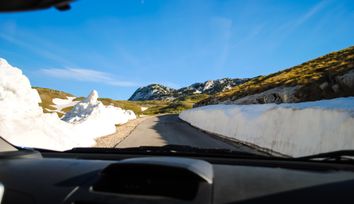 Fighting Fog: The Role of Temperature and Humidity Sensors in Optimizing Vehicle Performance