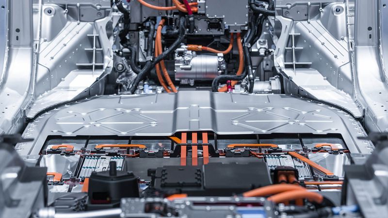 Battery Stack Monitor Maximizes Performance of Li-Ion Batteries in Hybrid and Electric Vehicles