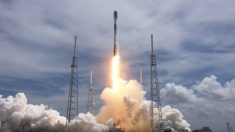 The SpaceX Falcon 9 rocket launched in May 2022 carried multiple missions, including Lincoln Laboratory’s Agile MicroSat. Photo courtesy of SpaceX