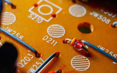 How Does a Zener Diode Work? Theory, Operation & Practical Applications