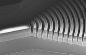 New laser "comb" can enable rapid identification of chemicals with extreme precision