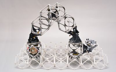 Flocks of assembler robots show potential for making larger structures