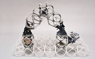 Flocks of assembler robots show potential for making larger structures