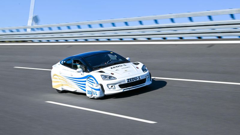 ZEDU-1 on the test track. Credit: DLR (CC BY-NC-ND 3.0)