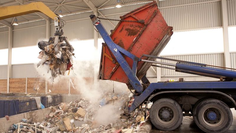 Without recycling processes, waste such as building rubble is processed further unsorted. Source: AdobeStock