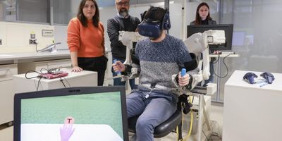 Exploring cognitive strategies for augmenting the body with an extra arm using virtual reality. © 2023 EPFL / Alain Herzog CC-BY-SA