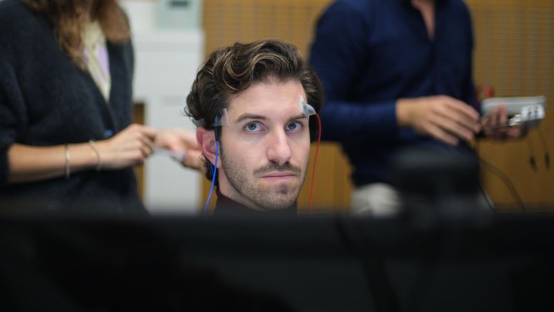 Non-invasive brain stimulation at EPFL © 2024 EPFL/Jamani Caillet - CC-BY-SA 4.0