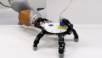 Reversible, detachable robotic hand redefines dexterity
