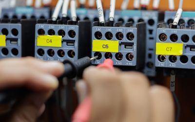 How to Test a Relay: Comprehensive Engineering Guide