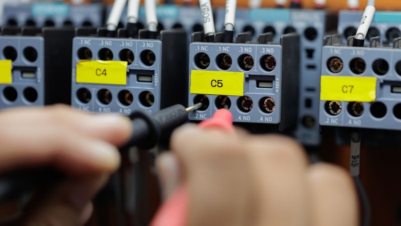 How to Test a Relay: Comprehensive Engineering Guide