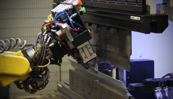 Agile Industrial Robot Grippers with Topology Optimization & Metal 3D Printing