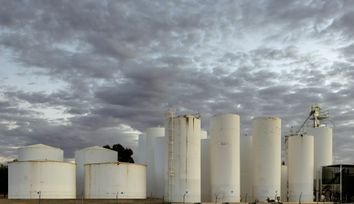 Iron as an inexpensive storage medium for hydrogen